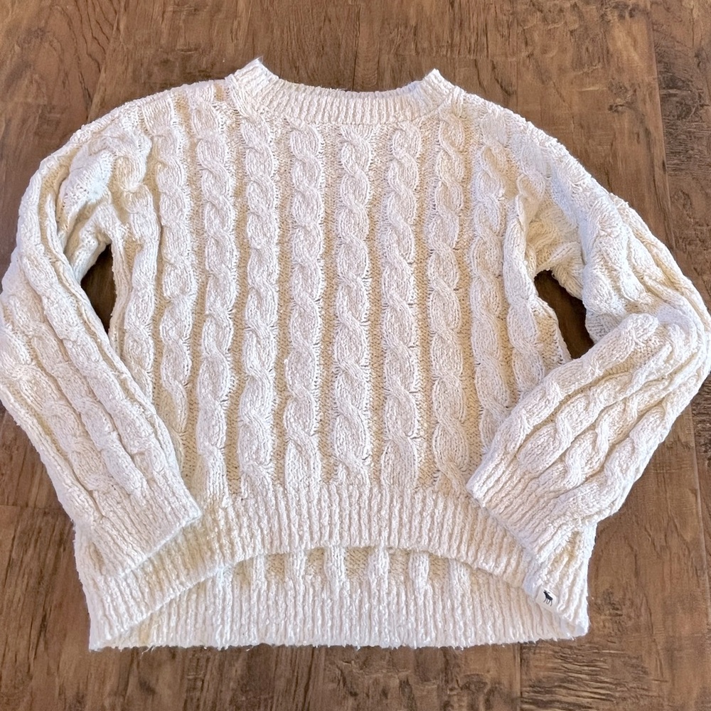 White kids abercrombie sweater size 13/14